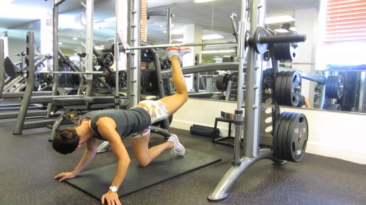 Lunge smith machine curtsy Lunges On